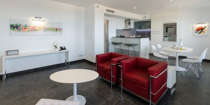 Residence L’Amiral Ile Rousse Corsica Frankrijk appartement Manureva woonkeuken salon design