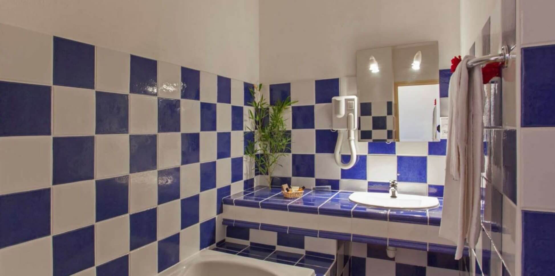 Hotel Mare e Monti Feliceto Corsica Frankrijk badkamer