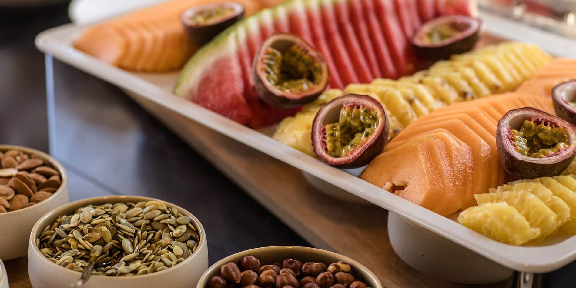 Hotel Misincu Cagnano Cap Corse Corsica Frankrijk ontbijt fruit noten zaden