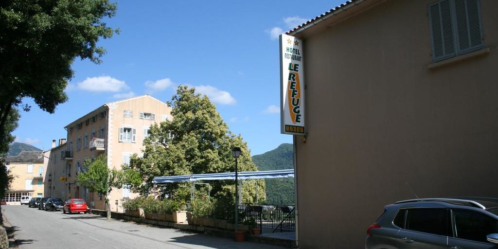 Hotel Le Refuge Orezza Castagniccia Corsica Frankrijk route façade