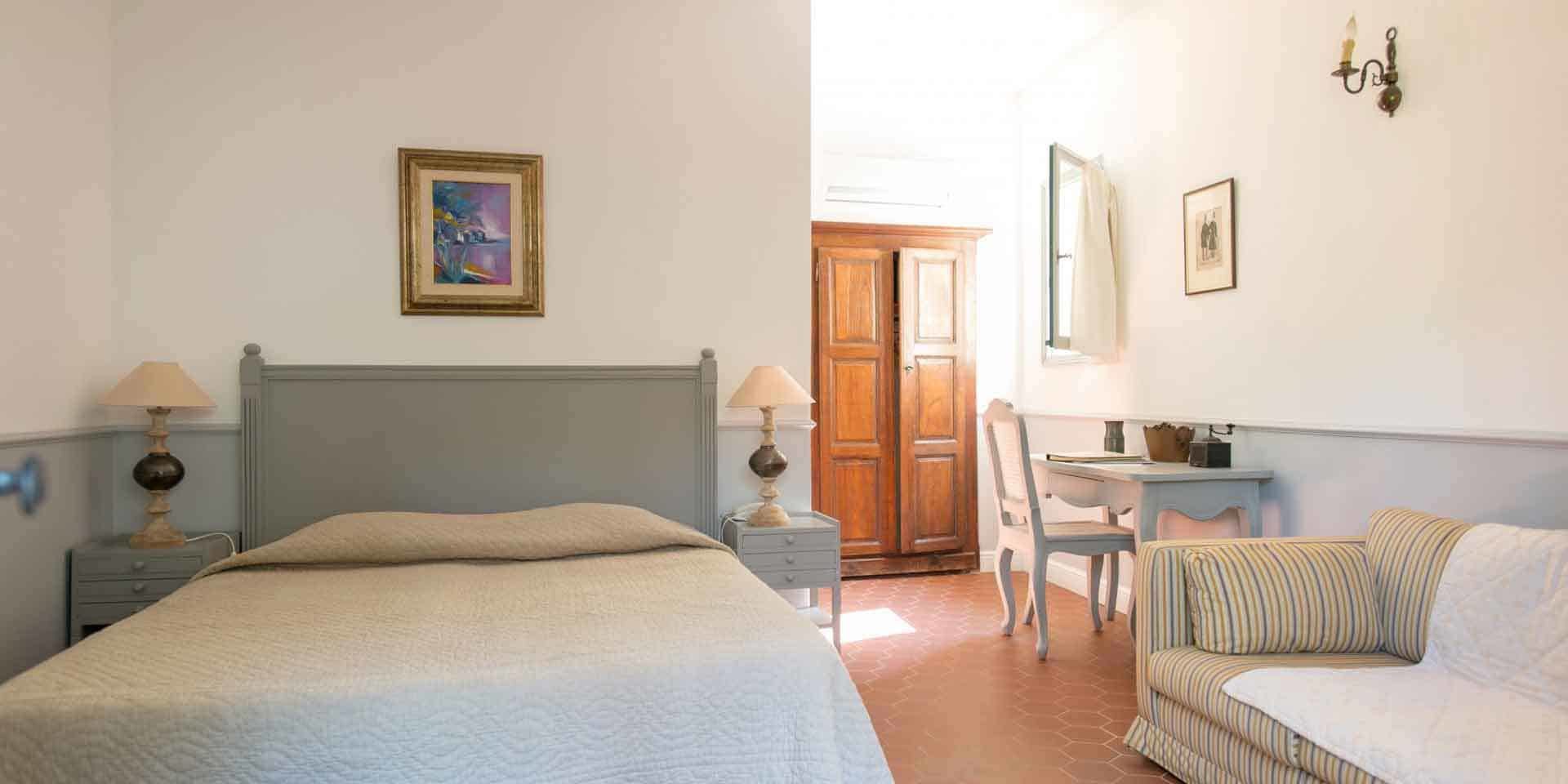 Hotel Castel Brando Erbalunga Cap Corse Corsica Frankrijk slaapkamer charme tweepersoonsbed