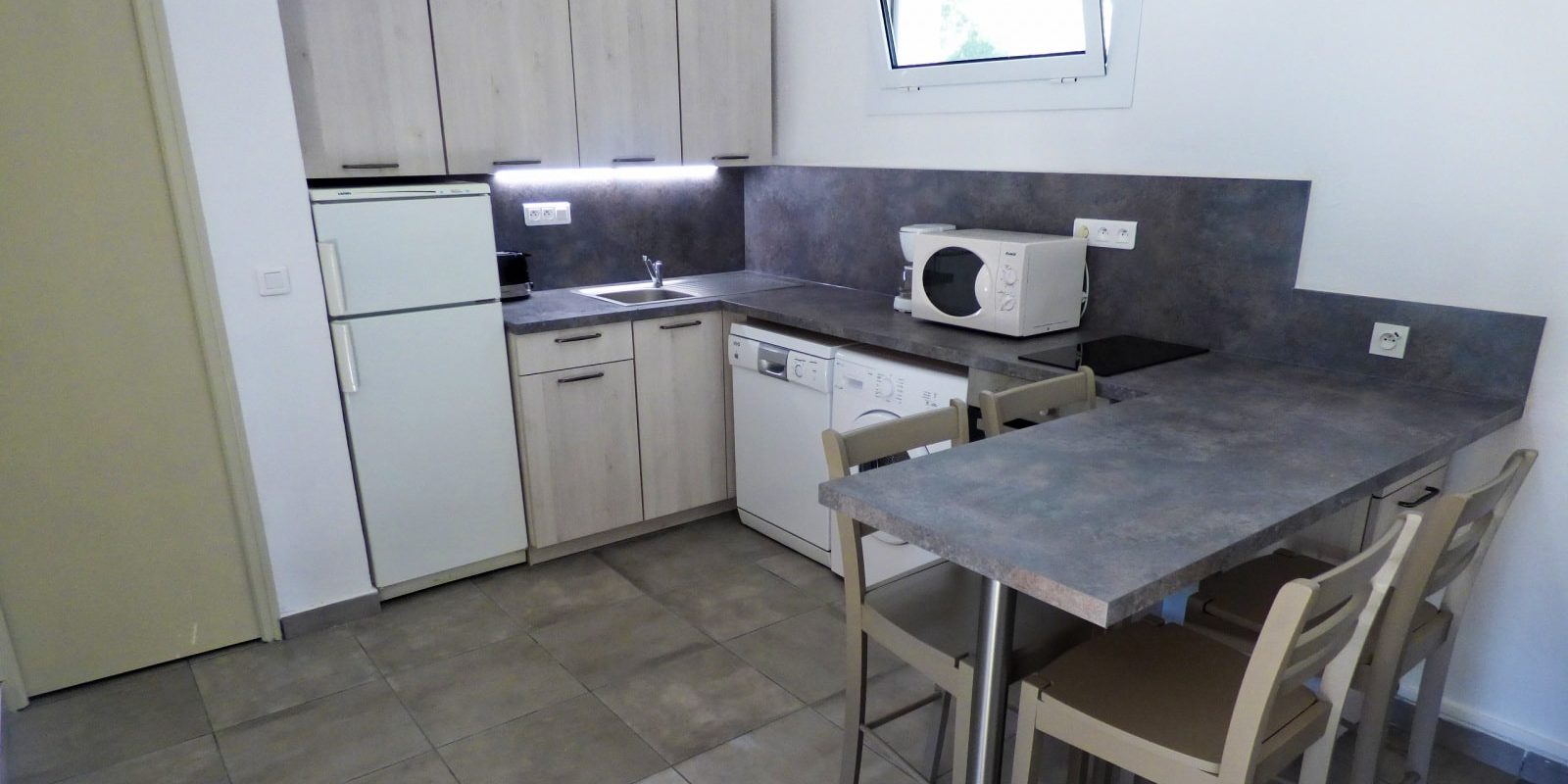 Residence U Paesolu Pinarello Sainte-Lucie-de-Porto-Vecchio Porto-Vecchio Corsica Frankrijk minivilla vierkamervilla 3-slaapkamers keuken