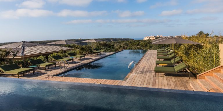 Hotel Version Maquis Citadelle Bonifacio Corsica Frankrijk zwembad infinity-pool uitzicht citadel luxe