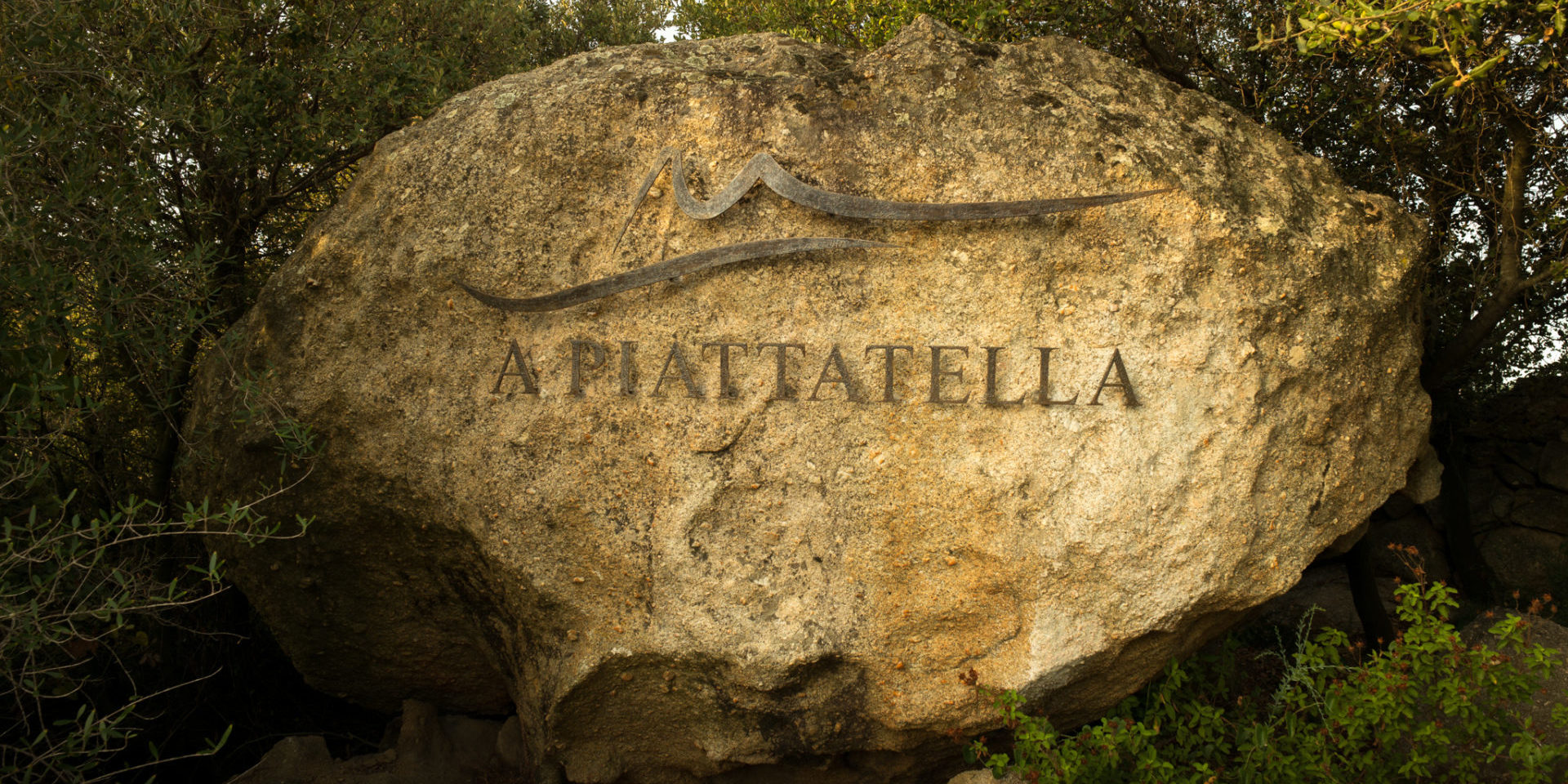 Hotel A Piattatella Monticello Balagne Corsica Frankrijk steen rots