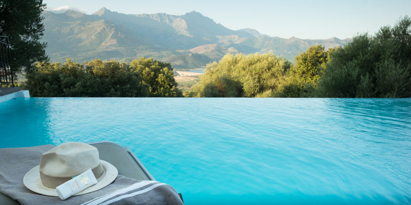 Hotel A Piattatella Monticello Balagne Corsica Frankrijk zwembad infinity-pool