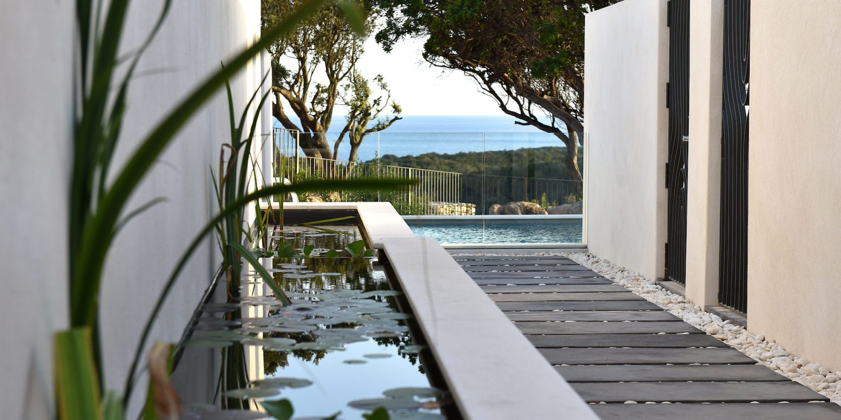 Hotel Cala di Greco Bonifacio Corsica Zuid-Corsica Frankrijk doorkijkje